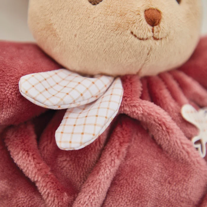 Kaloo plišana igračka Zeko (bordo) - 17 cm